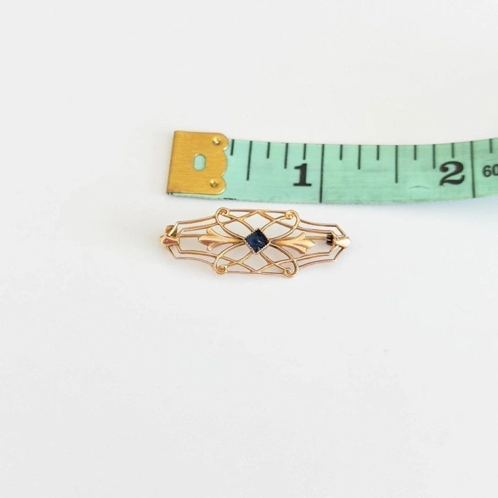 Vintage 10K Yellow Gold Blue Stone Small Brooch Pin